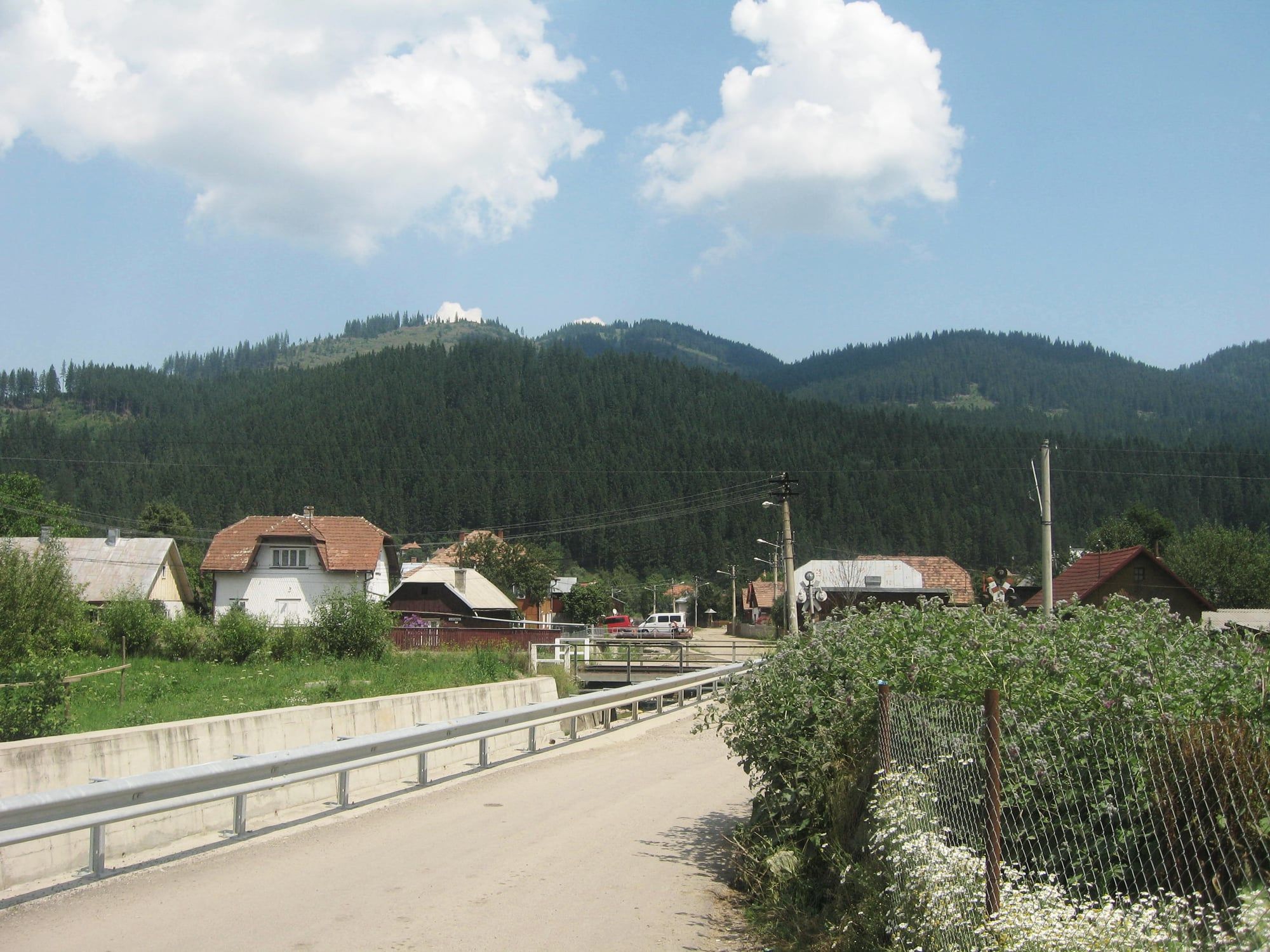 Câmpulung Moldovenesc și munții din jur