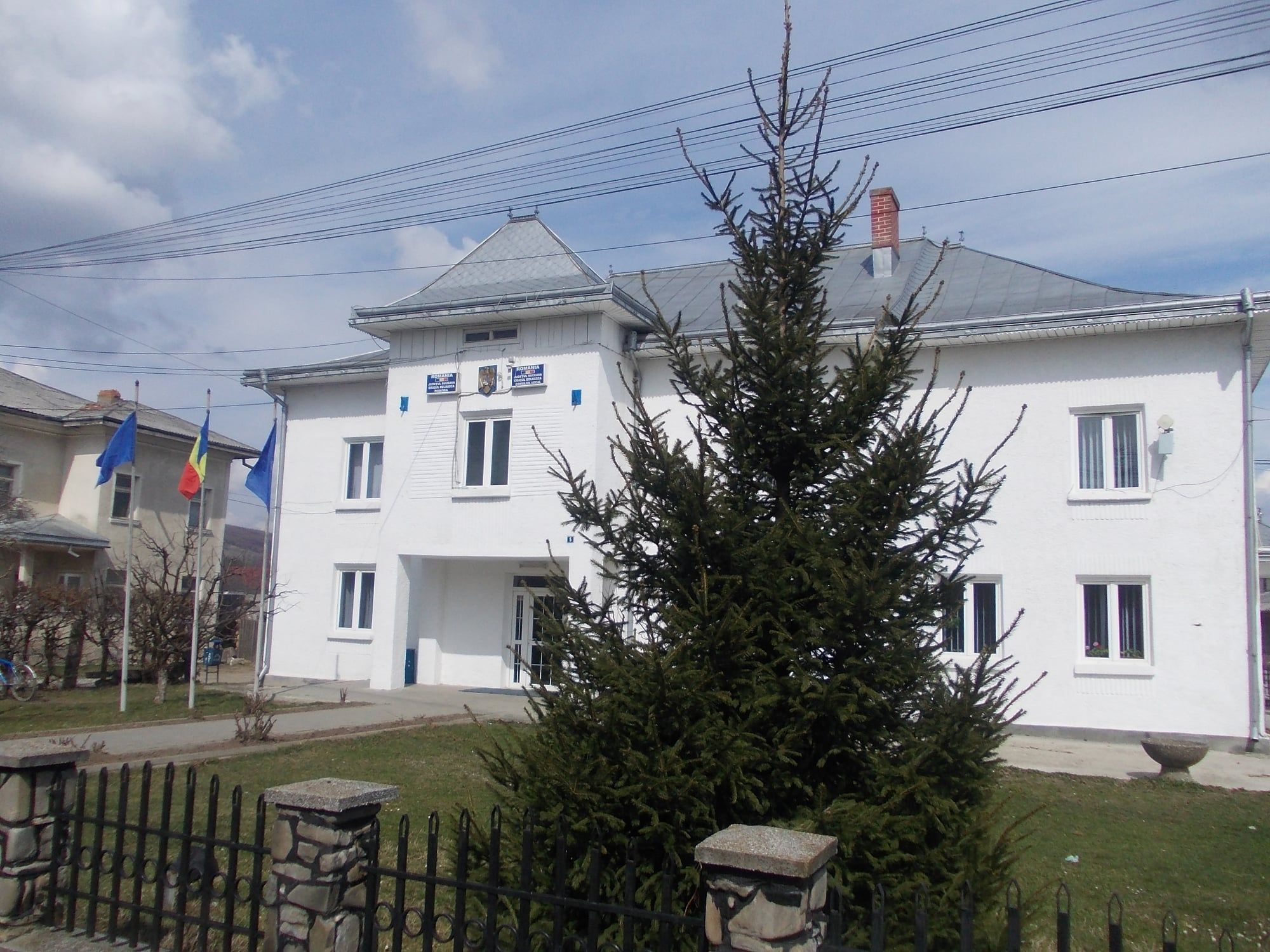 Clădirea Primăriei Dolhasca