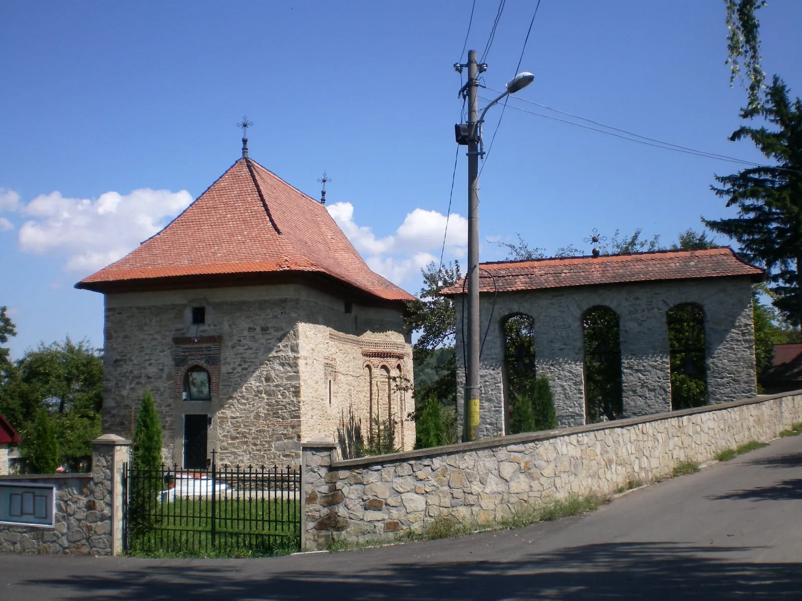 Biserica Sfânta Treime din Siret